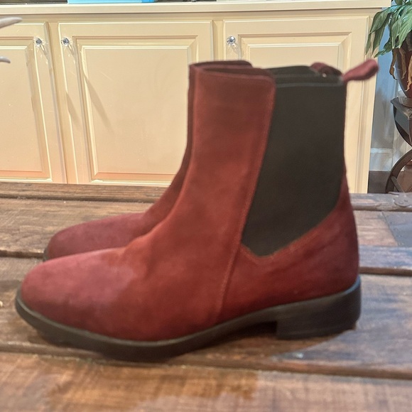 Emanuele Crasto Burgundy Mid Calf Suede Boots women’s Size 10 EU 41 NWT Italy - Picture 3 of 7